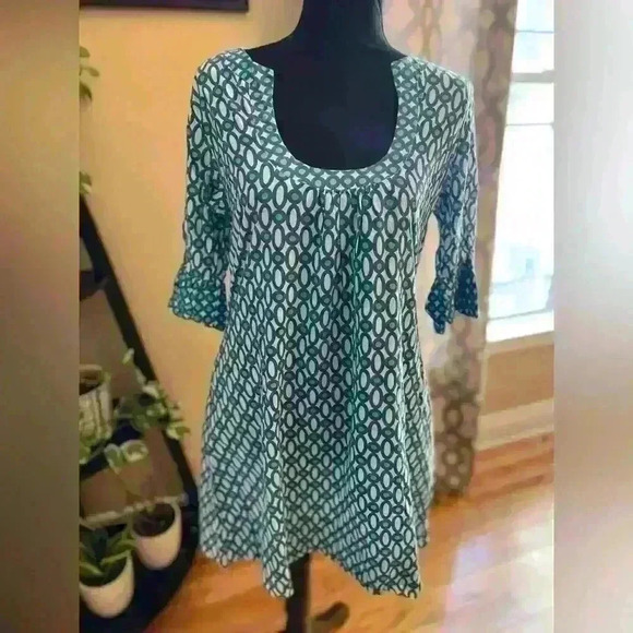 Gretchen Scott Designs Dresses & Skirts - Gretchen Scott Mini Cotton Shift Dress Blue White 3/4 Sleeve Ruffle Women’s Sz S